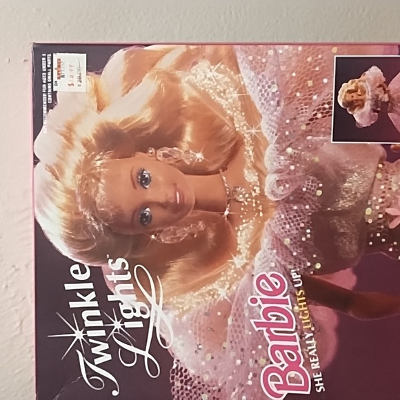 Twinkle Lights Barbie - Picture 7 of 8